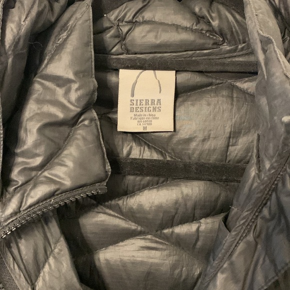 Down Fitted Hooded Puffer Jacket - Picture 2 of 8